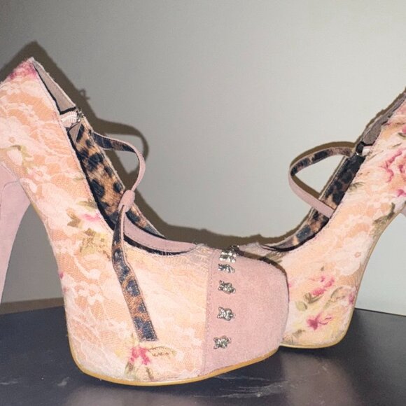 Vintage Betsey Johnson MORTICIA Floral lace pump size 10 - Picture 5 of 9